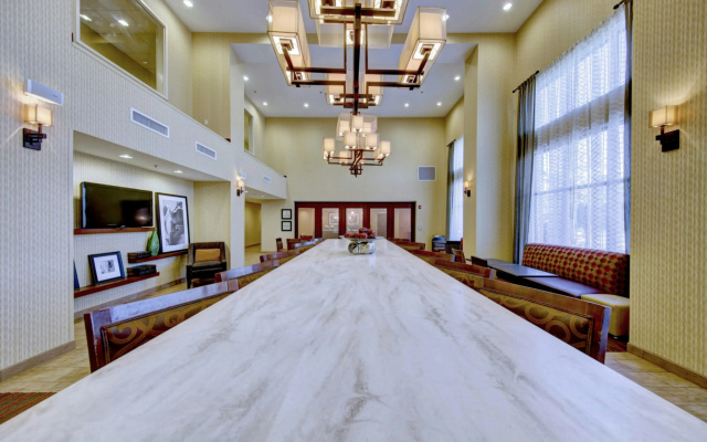 Hampton Inn & Suites Harrisburg/North