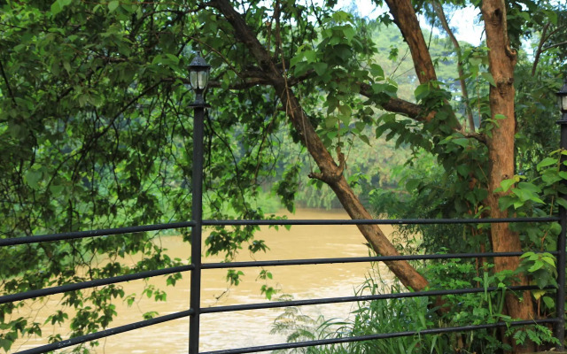Dambulu Oya Family Park