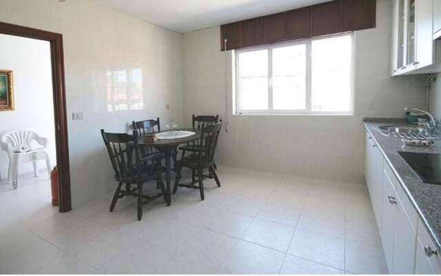 Apartment - 4 Bedrooms with Sea views - 107766