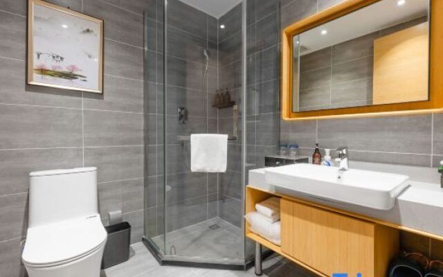 Yue the Peninsula Hotel