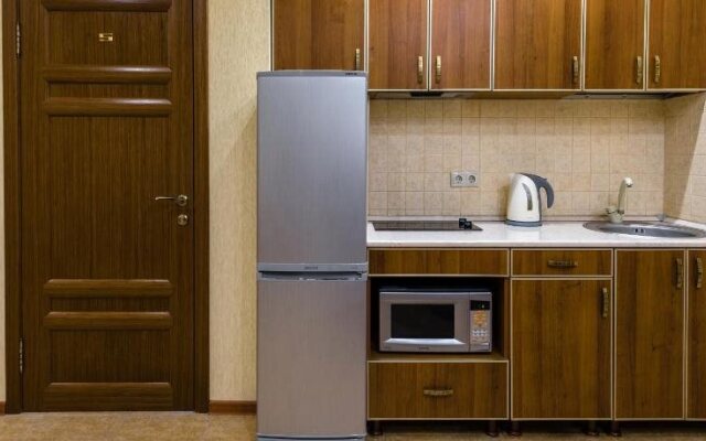 V Dvukh Shagakh na Festivalnom