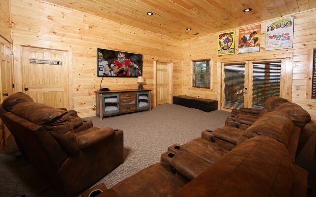 Picture Perfect 7 Br cabin by RedAwning