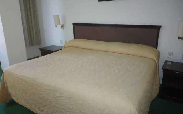 Hotel Arroyo Express