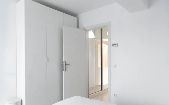 Airport Residence - Apartment across from Otopeni Airport
