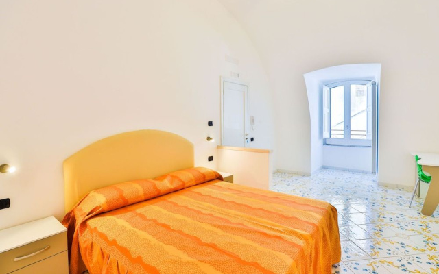 Della Monica Rooms
