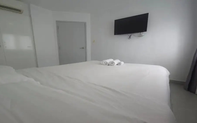Boutique Comfort 1BR T2-410