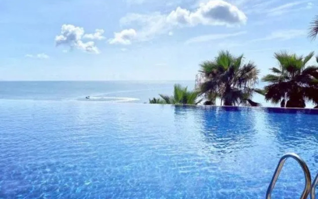 Huizhou Double Moon Bay Evening Wind Holiday Sea View Apartment