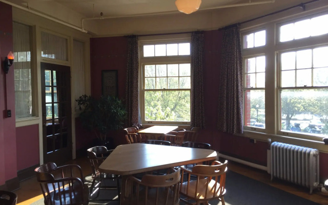 McMenamins Grand Lodge