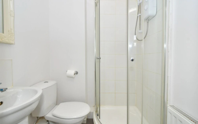 Townhouse @ 115 Walthall Street Crewe