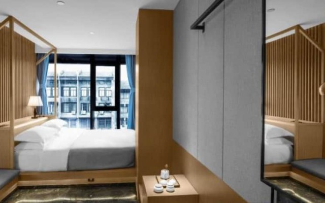 Cozy Home Rooftop Scenic Hotel (Guilin Two Rivers And Four Lakes Elephant Trunk Hill)