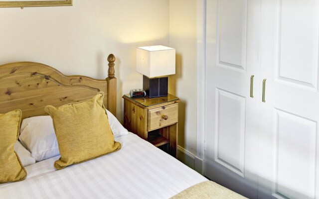 Fountain Court Apartments - Morrison
