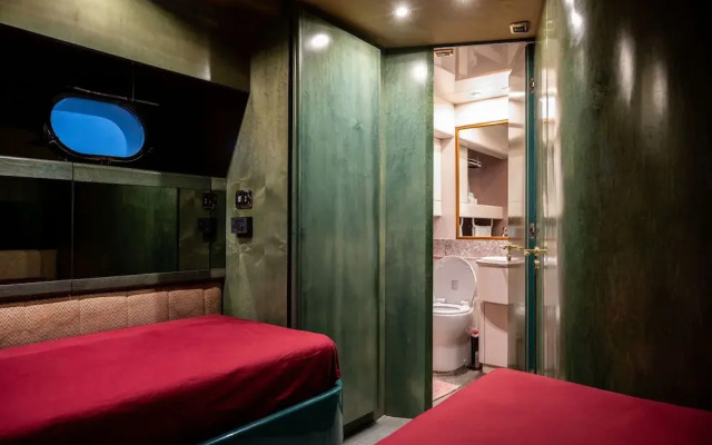 Yacht San Lorenzo 22