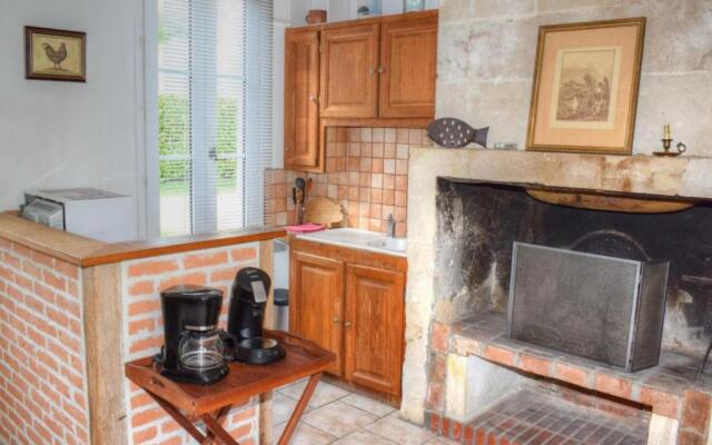 Gîte Cheillé, 2 Pièces, 3 Personnes - Fr-1-381-417
