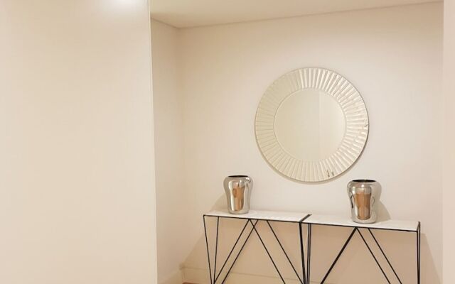 Lisbon Finestay Santana