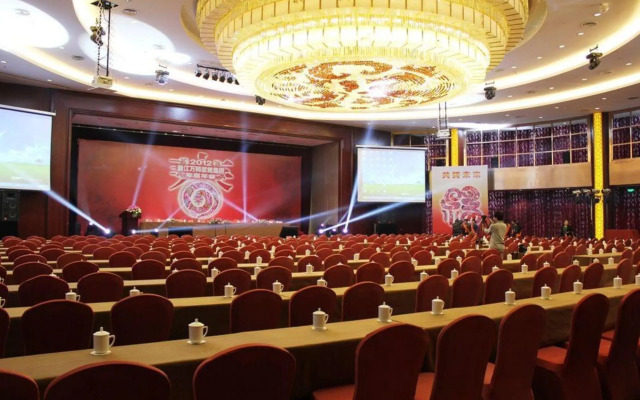 Long You West Lake Hillview International Hotel