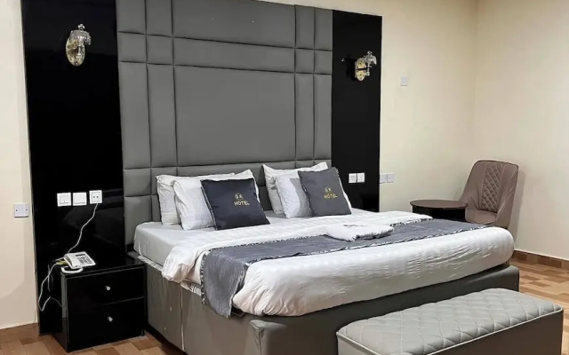 Gold Rhino Hotel
