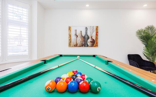 Luxurious - Pool Table - Games Room - Free Parking