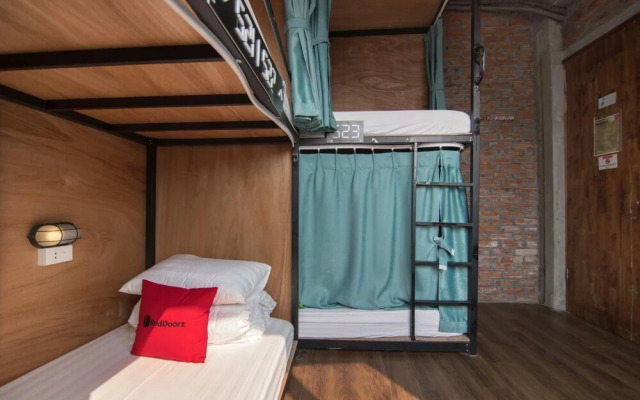 Soft Pillow Hostel - Adults Only