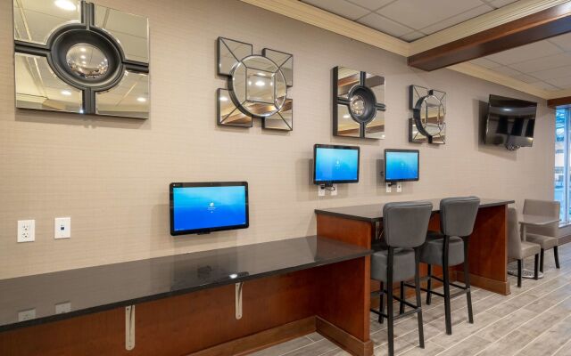 Best Western Premier Airport/Expo Center Hotel