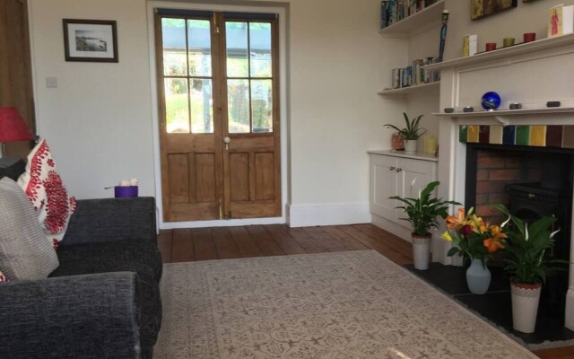 10 Bedroom Home In Glastonbury Beautiful Garden