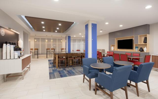 Holiday Inn Express & Suites Amarillo, an IHG Hotel