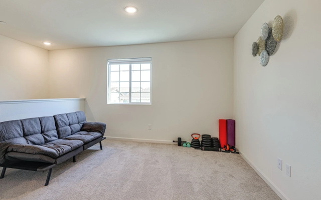 Spacious Family Home in Stockton - Pets Welcome!