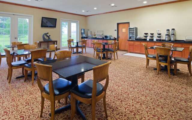 Best Western Cleveland Inn & Suites