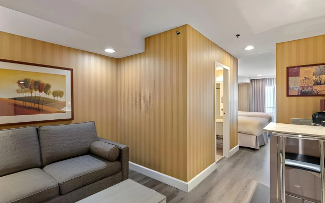 Executive Hotel Vancouver Airport