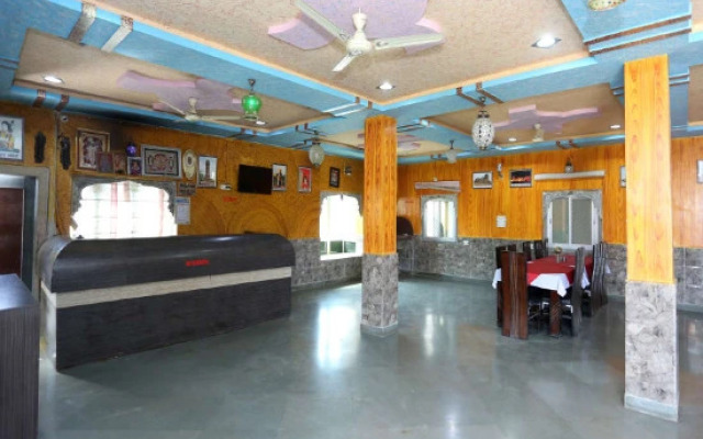 Naman Palace by OYO Rooms