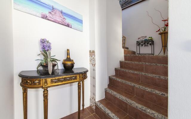 B47 - Walkway Beach View Apartment