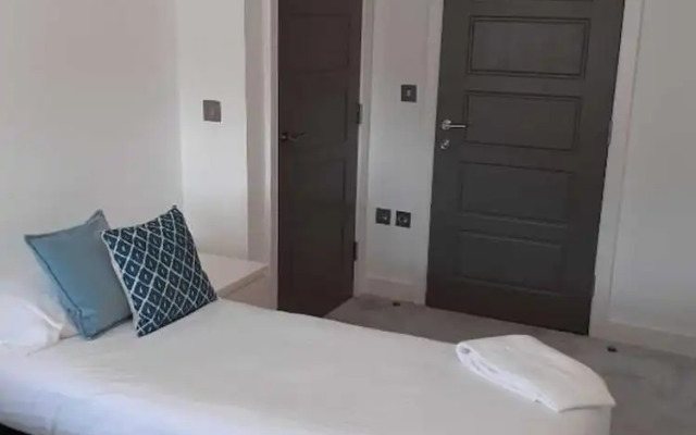 Lovely 2-bed Apartment in Brentwood