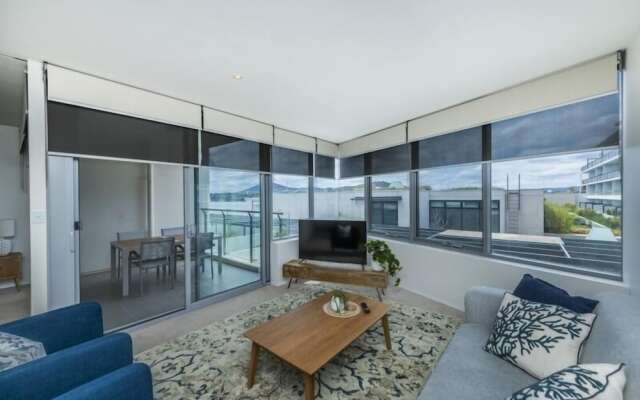 Accommodate Canberra - Lakefront