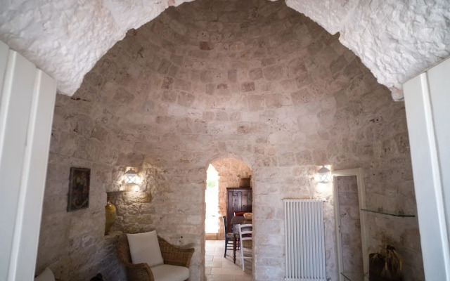 Trullo Bosco Selva Fasano by Typney