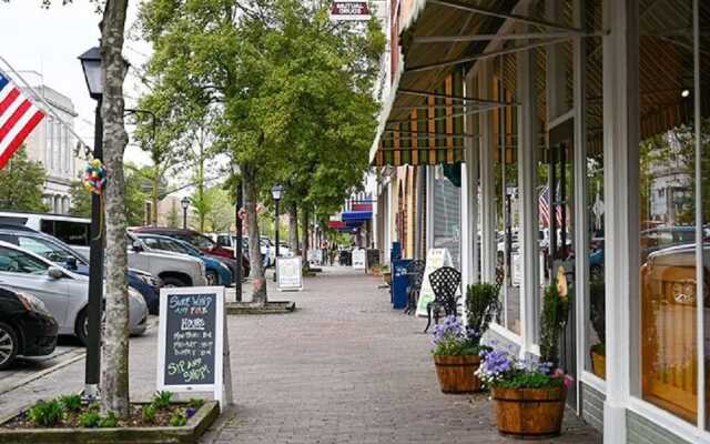 The Edenton Collection-Captain's Quarters Inn