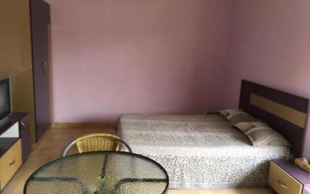 BR Apartment & Studios