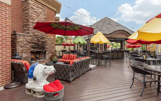 Best Western Plus White Bear Country Inn