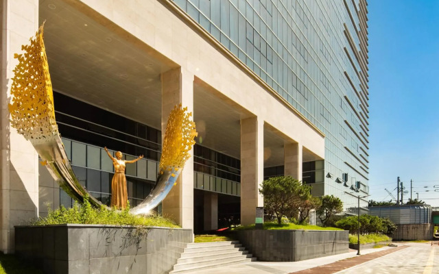Golden Tulip Incheon Airport Hotel & Suites