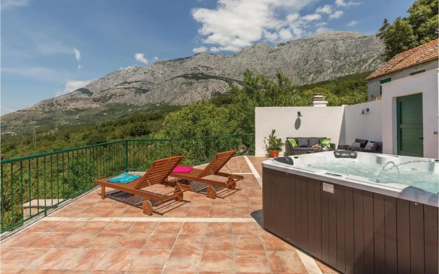 Two-Bedroom Holiday Home in Tucepi