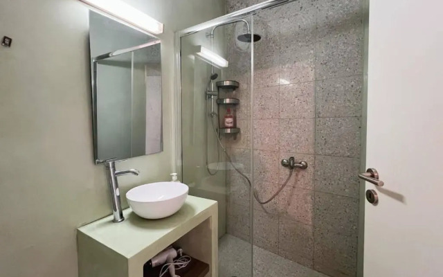 Stathmos Larissis A, a cozy 2BR Apartment, Clo...