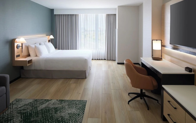 Hyatt Place Montreal Airport