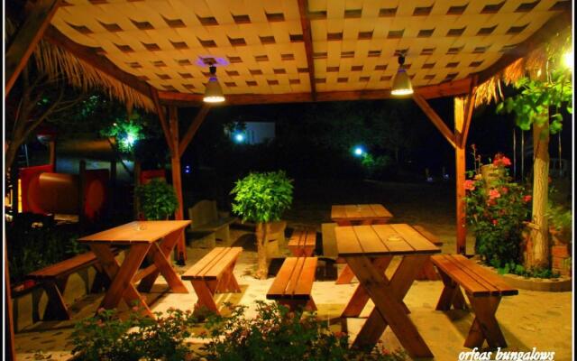 Orfeas Studios & Bungalows