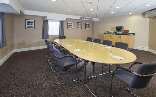 Holiday Inn Express London-Epsom Downs by IHG