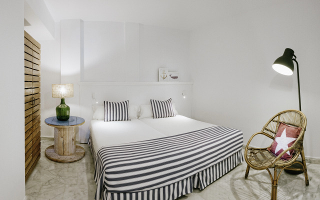 Marina Suites