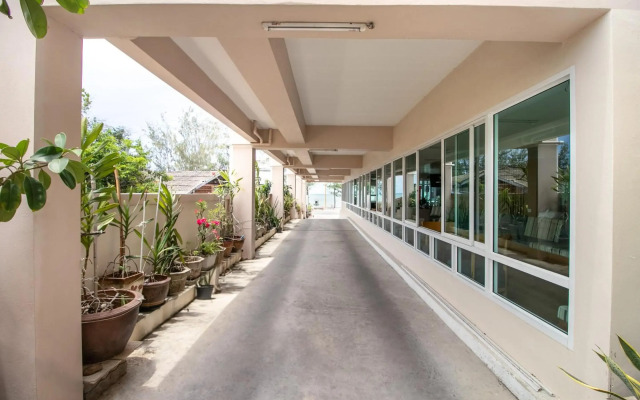 GoldenBeach Boutique Resort