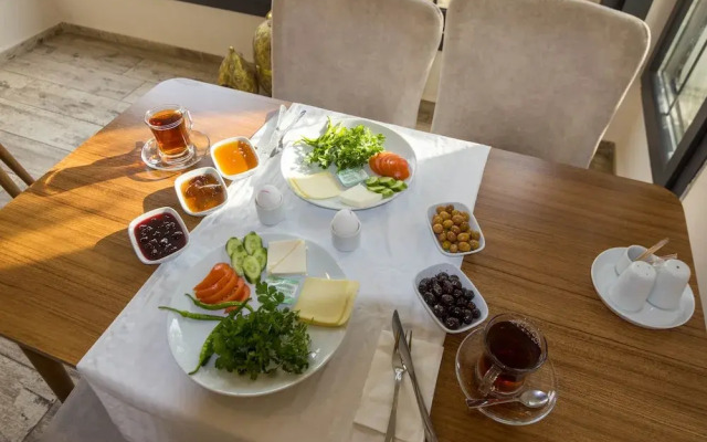 Deniz Otel