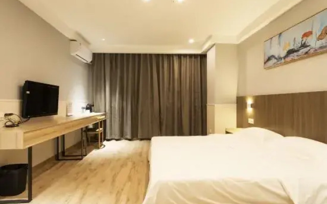 Home Inn Huaxuan Select Hotel (Jiashan Tingqiao South Road Branch)