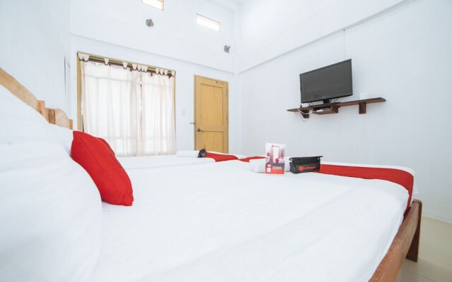 RedDoorz @ Sabang Beach Baler
