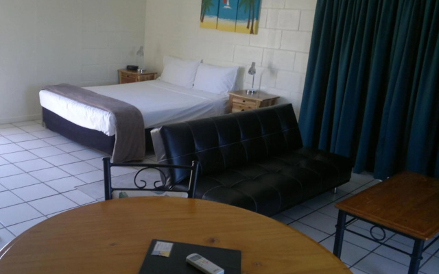 Whitsunday On The Beach – Guest Rooms – Airlie Beach