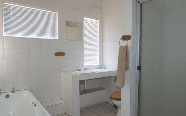 Avondblij Guest House B&B