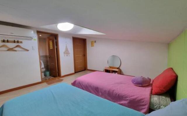 Tongyeong One Guesthouse